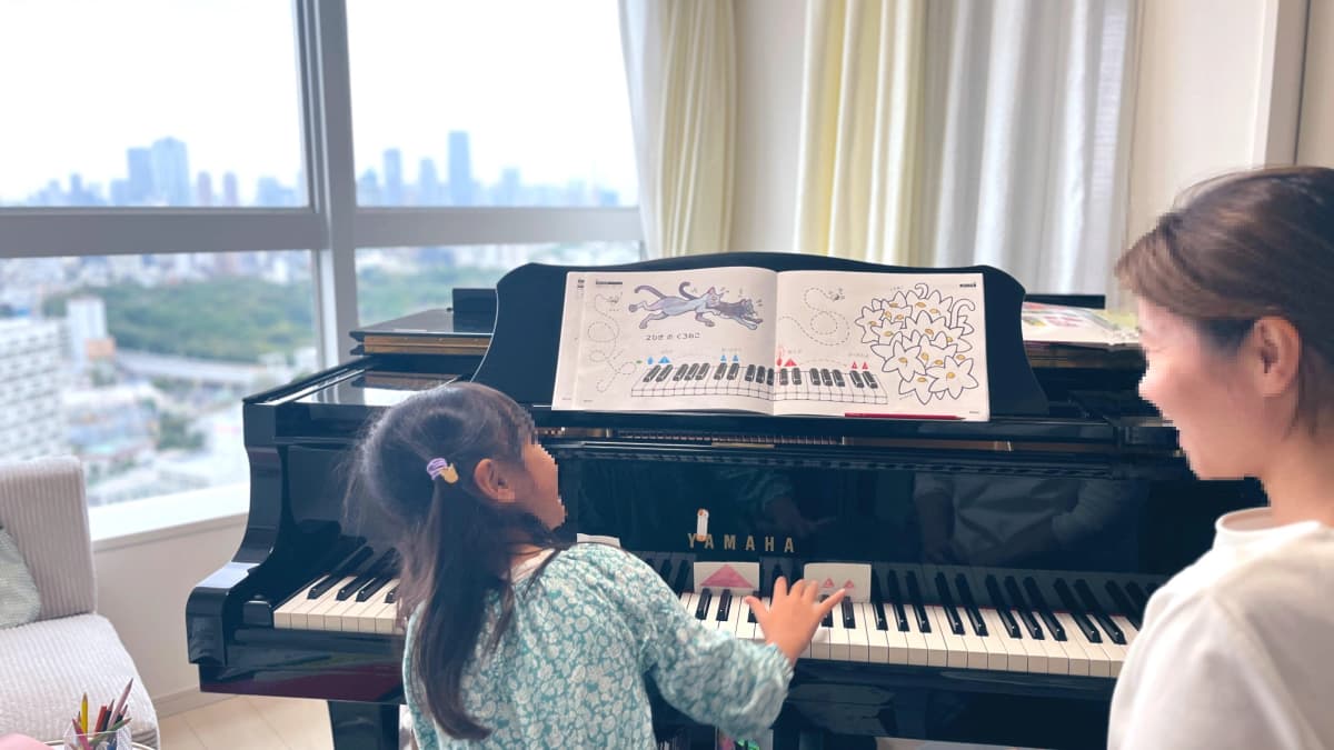 指先から広がる成長の音色 - 娘と歩むピアノ教室の日々