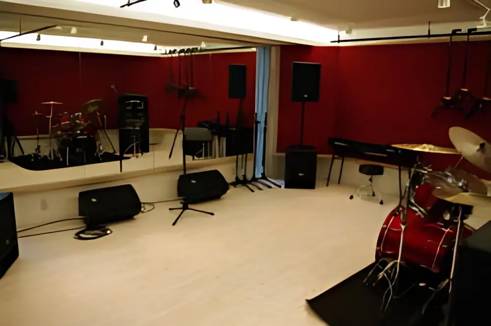 OKADA音楽教室 ベース 等々力ベース教室 画像 1