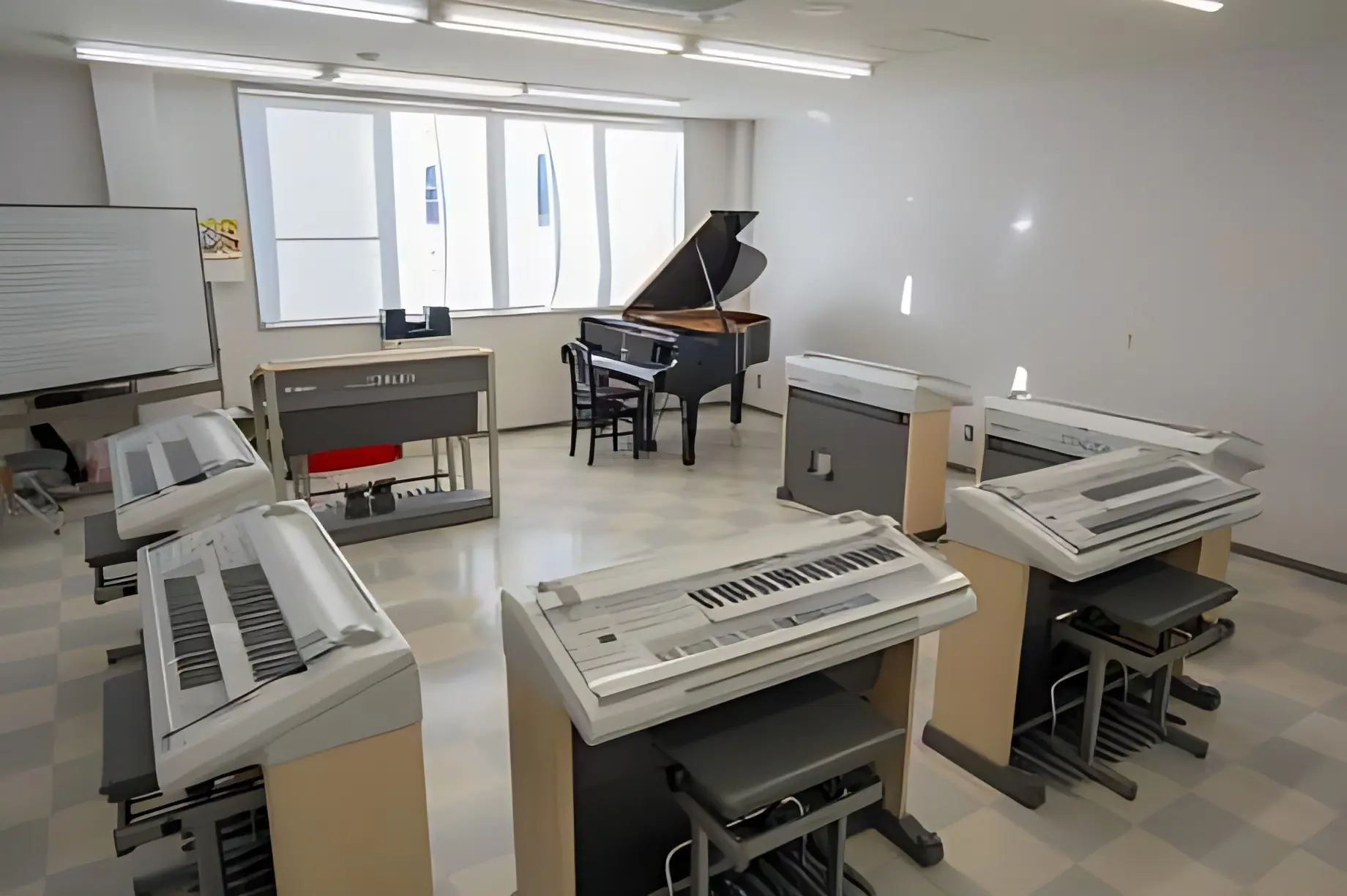 ヤマハ音楽教室 3歳（年少）おんがくなかよしコース おとサロン平和のサムネイル画像 2