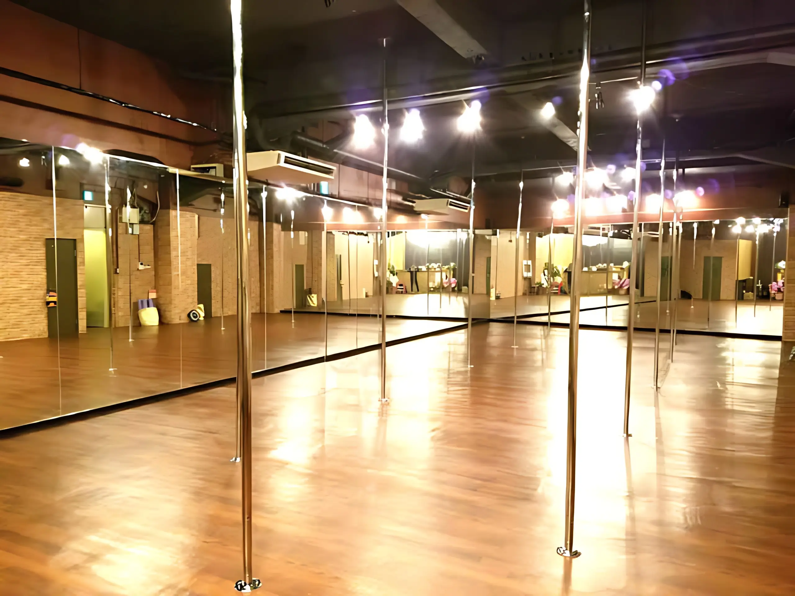 ポールダンス レッスン Sweetpi-A 大阪梅田スタジオのメイン画像