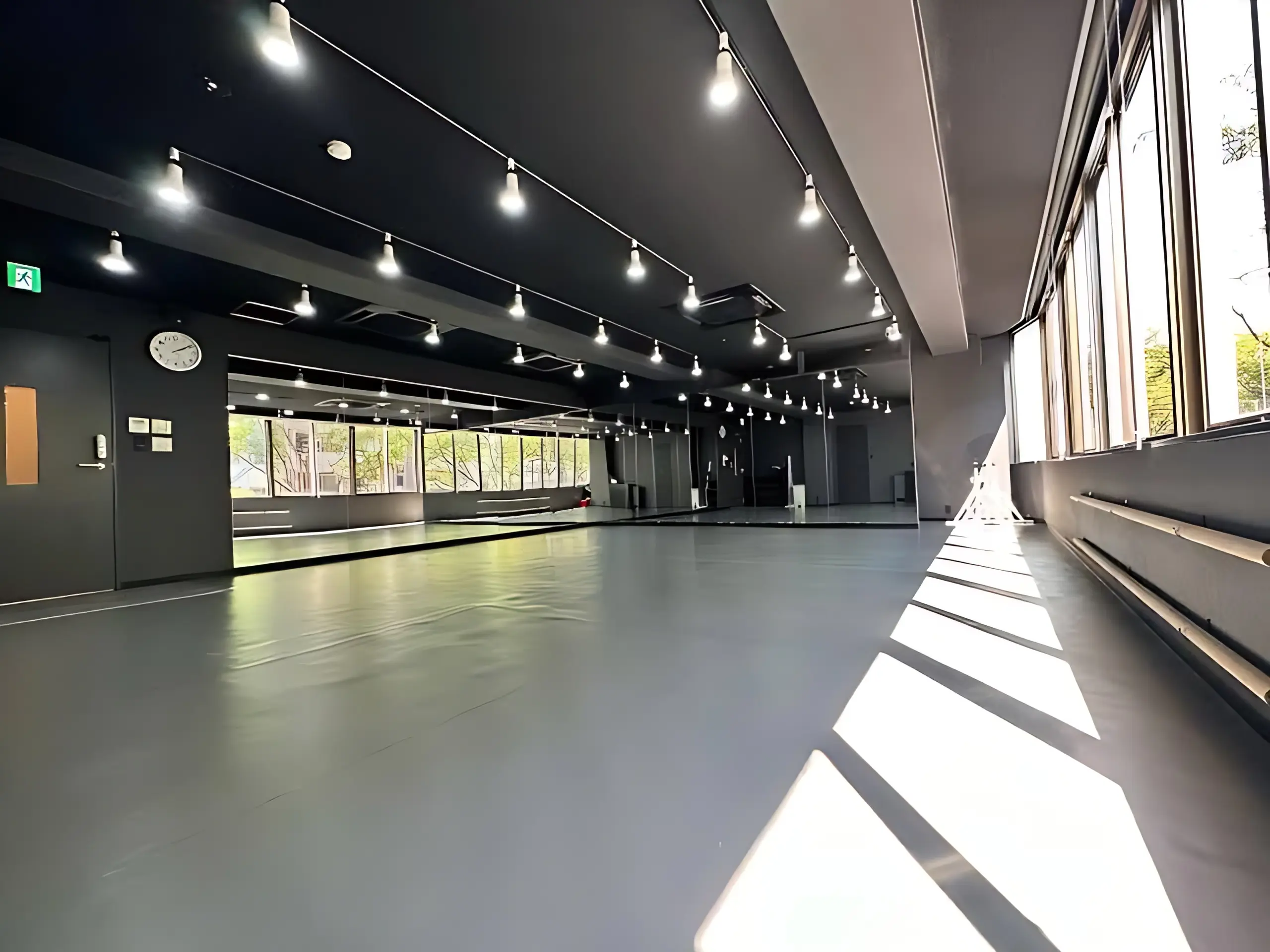 YELLOW SPARROW ダンス 天神校のメイン画像