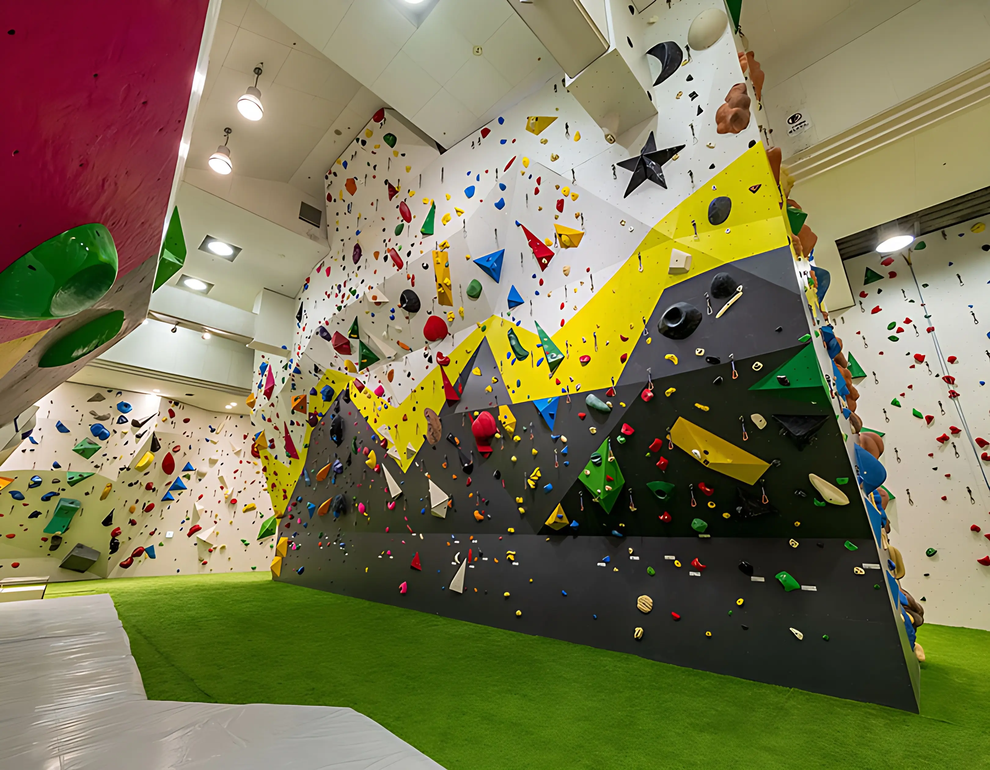 ディーボルダリング なんば店のサムネイル画像 2