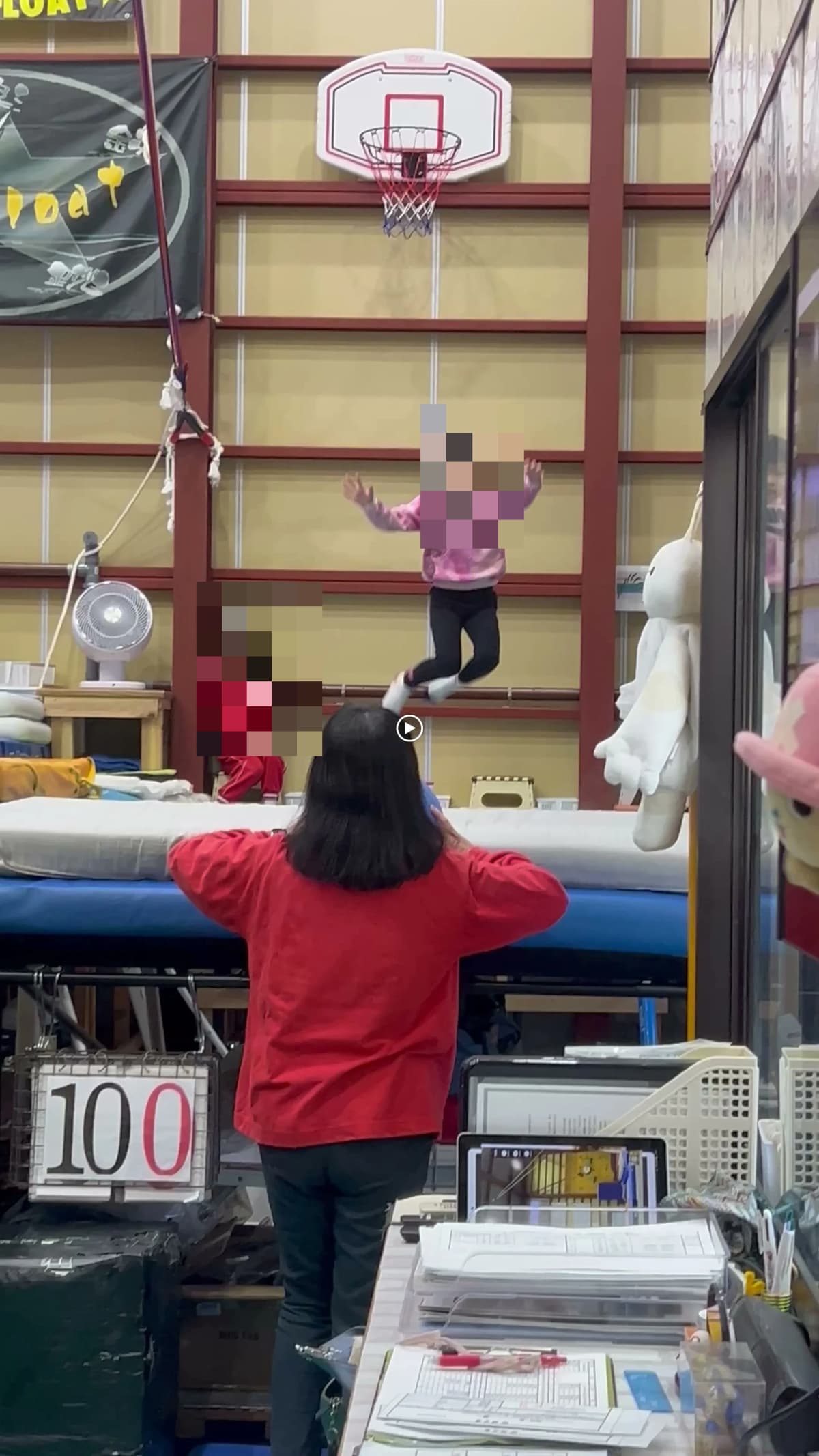 直方エアーフライング トランポリン 直方市体育館 画像 14