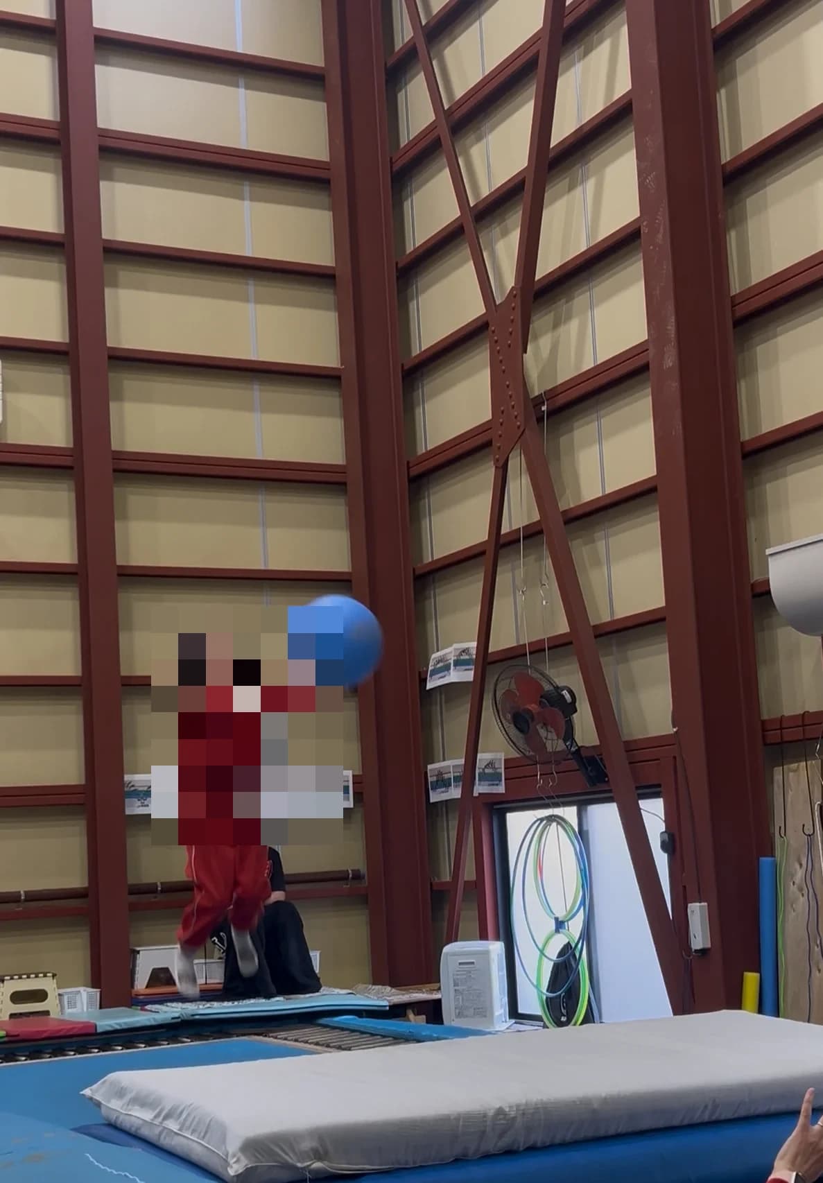 直方エアーフライング トランポリン 直方市体育館 画像 1