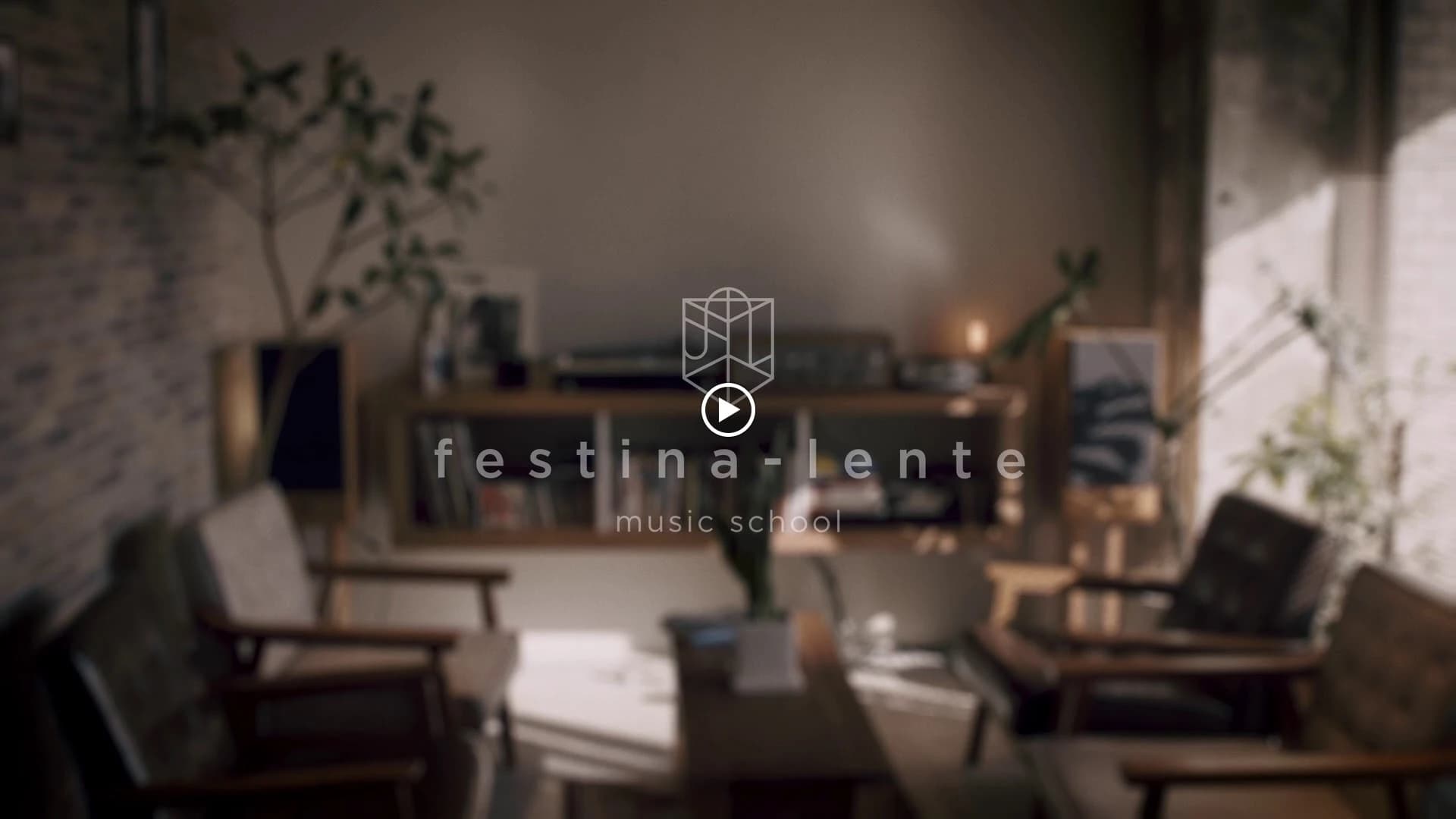 festina-lente music school フルート 代々木教室のサムネイル画像 3