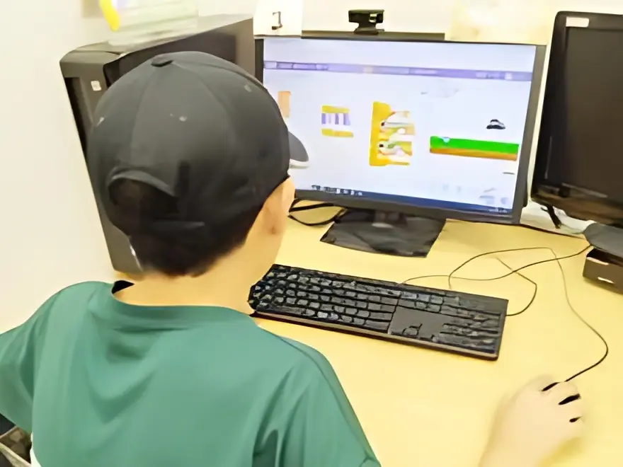 STAR Programming SCHOOL ロボット・プログラミング教室 イズミヤ千里丘教室のサムネイル画像 3