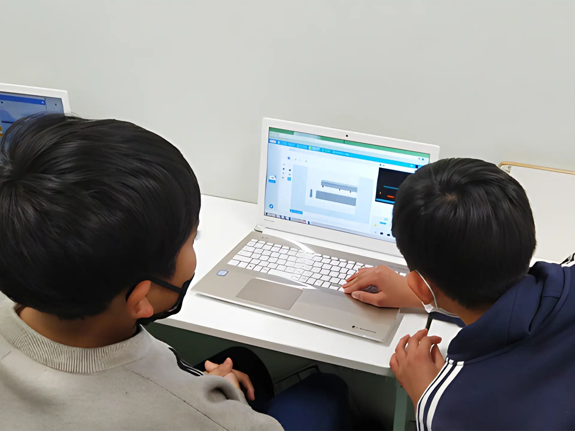 プログラミングスクール　プロボ 上戸祭校のサムネイル画像 3