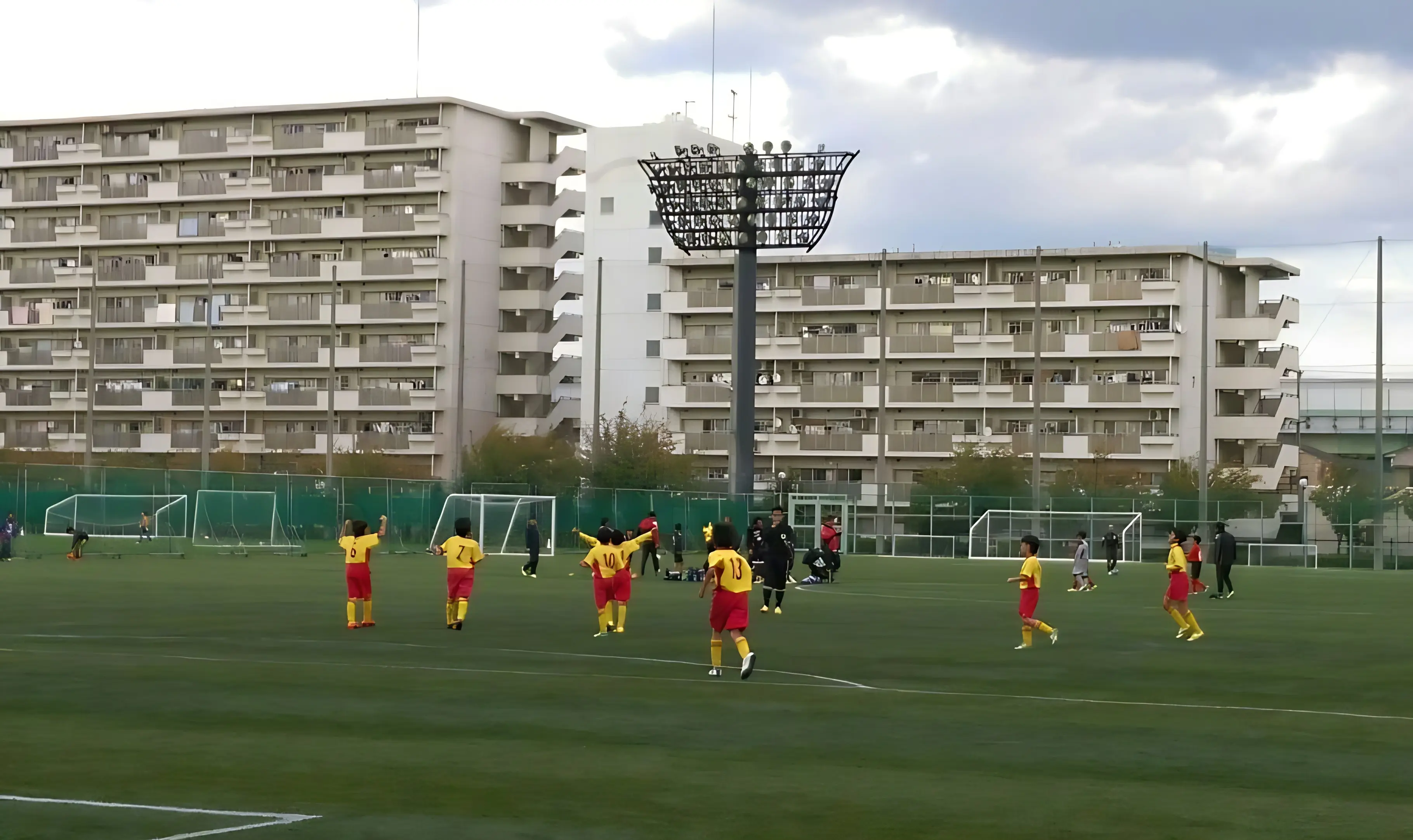 阿倍野ジュニアフットボールクラブ 大阪市立常盤小学校グランドのサムネイル画像 2
