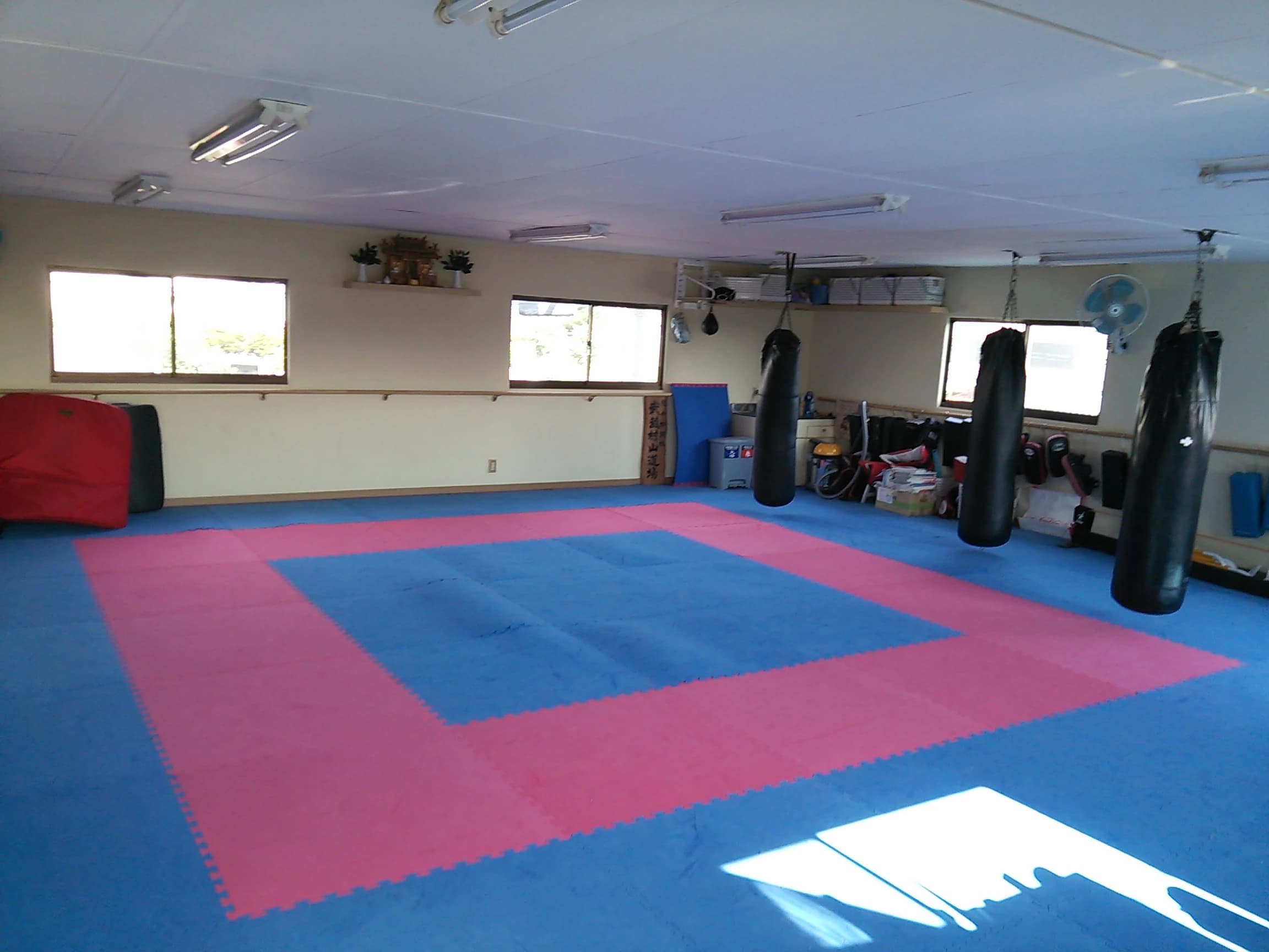 健成会 空手 学園教室のサムネイル画像 2