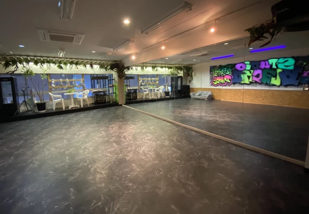 STUDIO BLACKN(スタジオブラックン) ダンス 宝町教室のサムネイル画像 3
