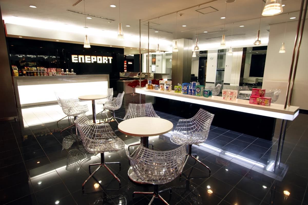 テニスユニバース ザバス スポーツクラブ デルタ インドアテニススクールのサムネイル画像 3