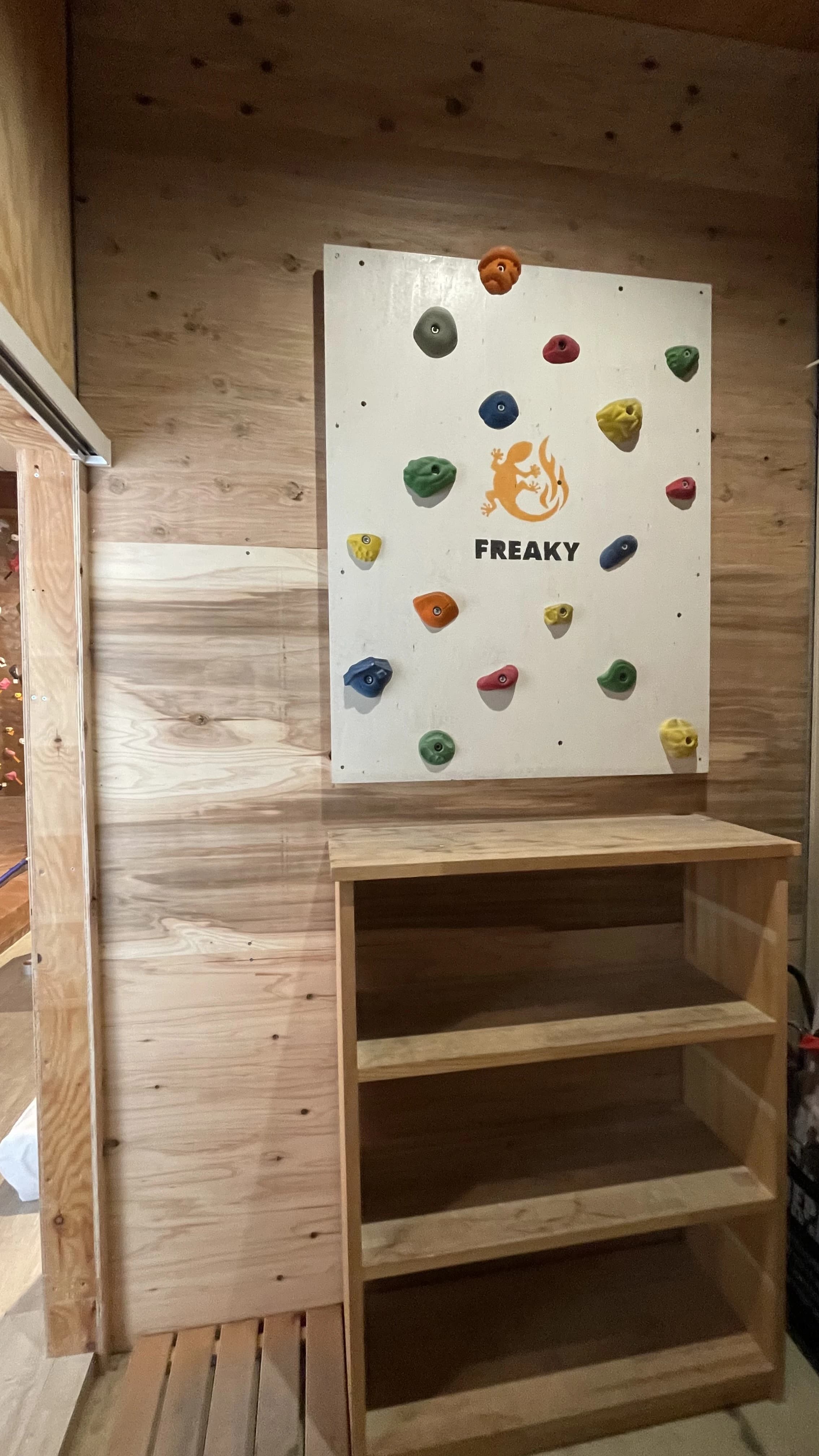 CAMP & CLIMBING FREAKY ボルダリング 御成教室のサムネイル画像 2