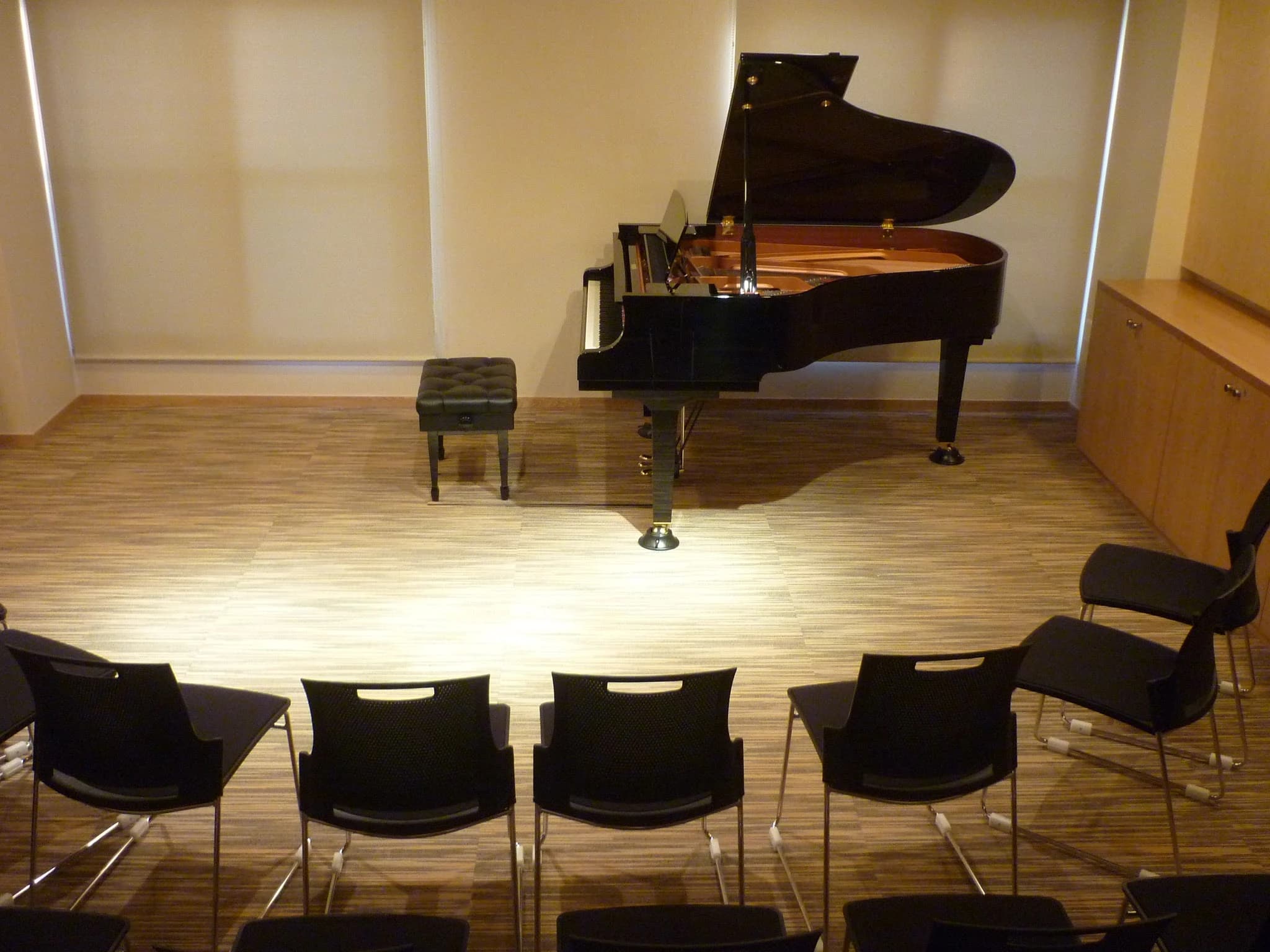 Aurora Music Salon & Academy ピアノ 鶴屋町教室のサムネイル画像 2