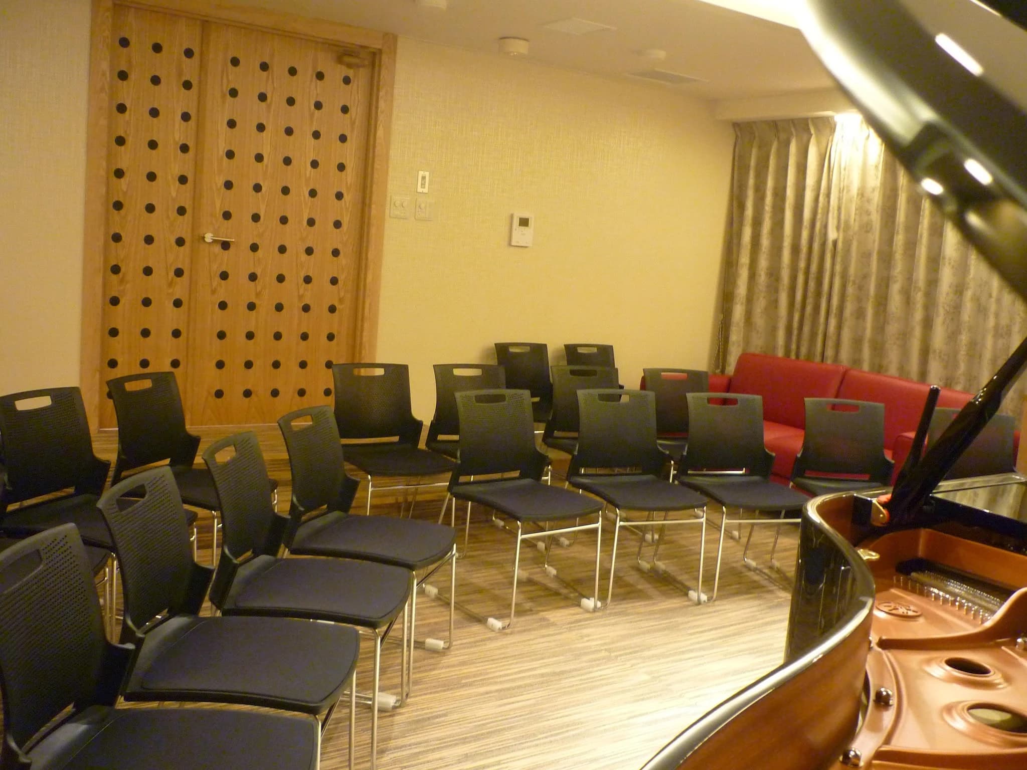 Aurora Music Salon & Academy ピアノ 鶴屋町教室のサムネイル画像 3