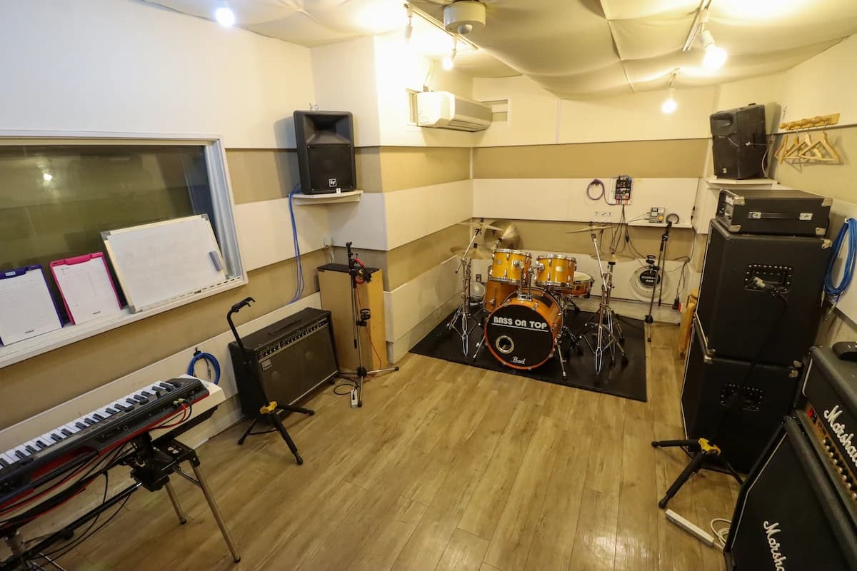 椿音楽教室 ギター BASS ON TOP なんば店 画像 23