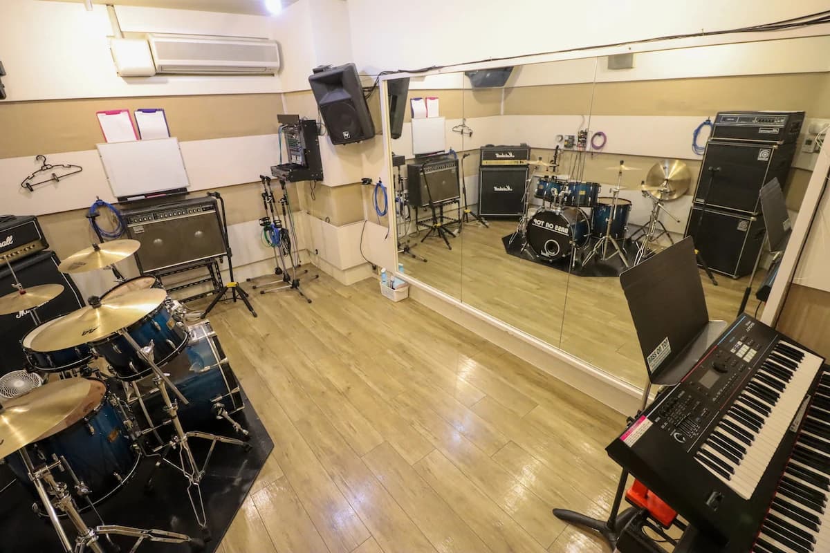 椿音楽教室 ギター BASS ON TOP なんば店 画像 11