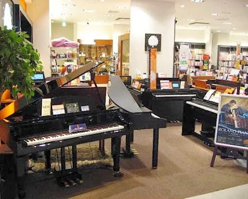 島村楽器 ヴァイオリン ラゾーナ川崎店のサムネイル画像 4