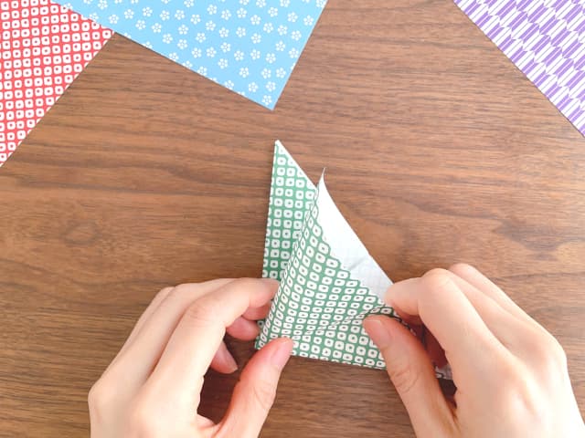 親子で楽しむ創作の時間!子どもの笑顔を広げる折り紙の折り方サイト8選